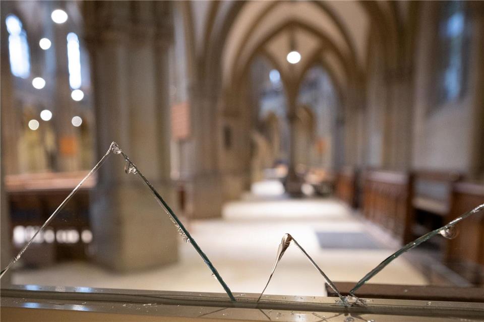 Einbrüche in Kirchen hinterlassen nicht nur materielle Spuren in den baden-württembergischen Gemeinden. (Archivbild)Bernd Weißbrod/dpa
