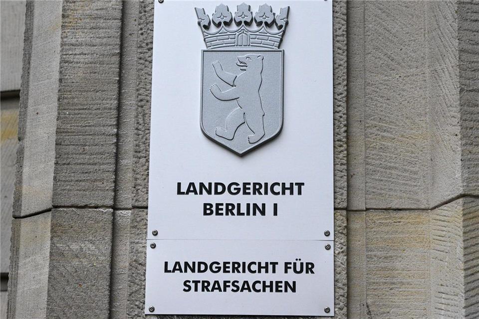 Eine 36-Jährige muss sich vor dem Landgericht Berlin wegen einer versuchten Anstiftung zum Mord verantworten. (Archivbild)Jens Kalaene/dpa