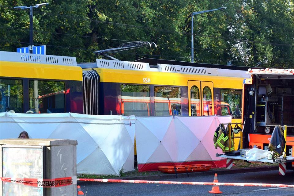 Eine 63-Jährige ist tödlich verunglückt. Dettenmeyer/SDMG/dpa