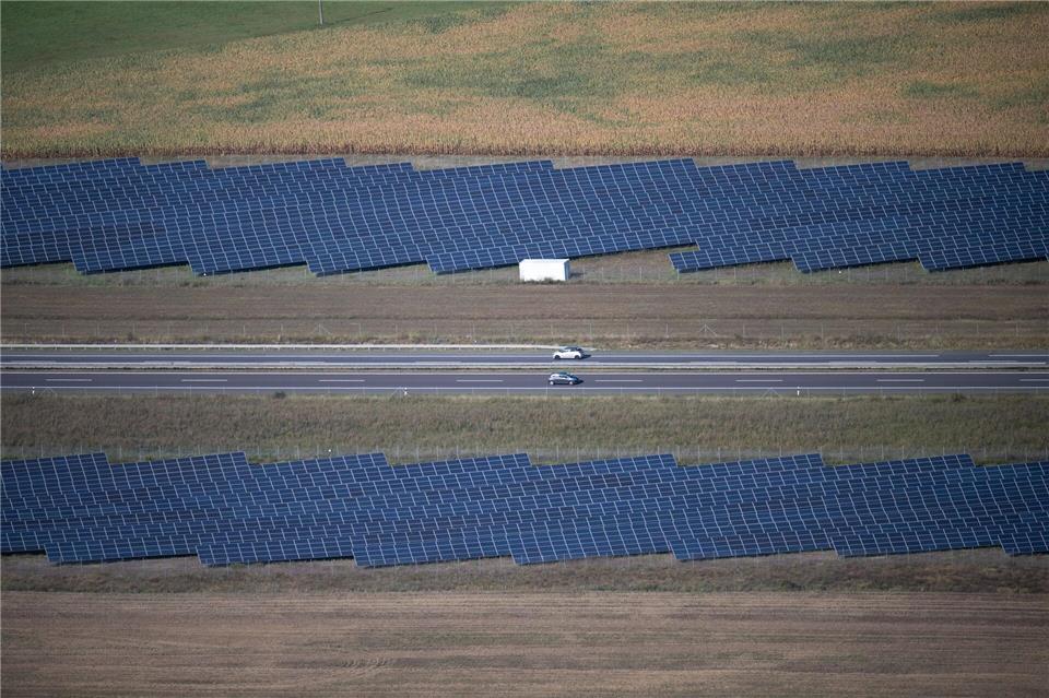 Eine Analyse der Landesenergieagentur sieht in Thüringen großes Potenzial für Solarflächen. (Symbolbild)Sebastian Gollnow/dpa