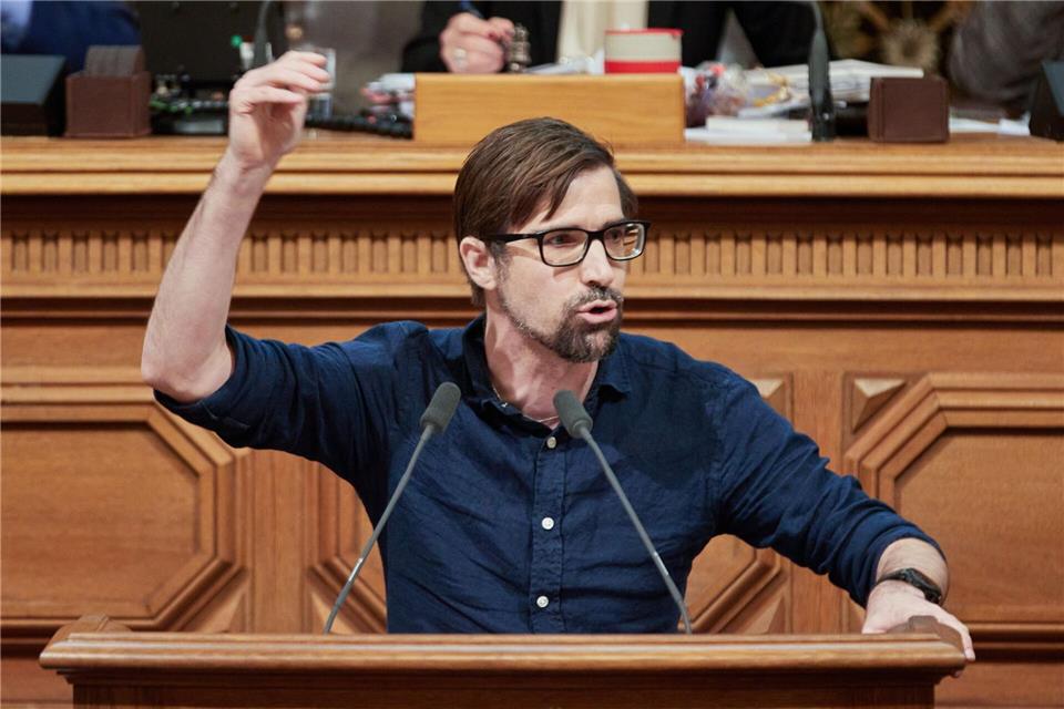 Eine Anfrage der Linksfraktion um David Stoop zeigt, die Zahl der Großverdiener ist in Hamburg gestiegen. (Archivbild)Georg Wendt/dpa