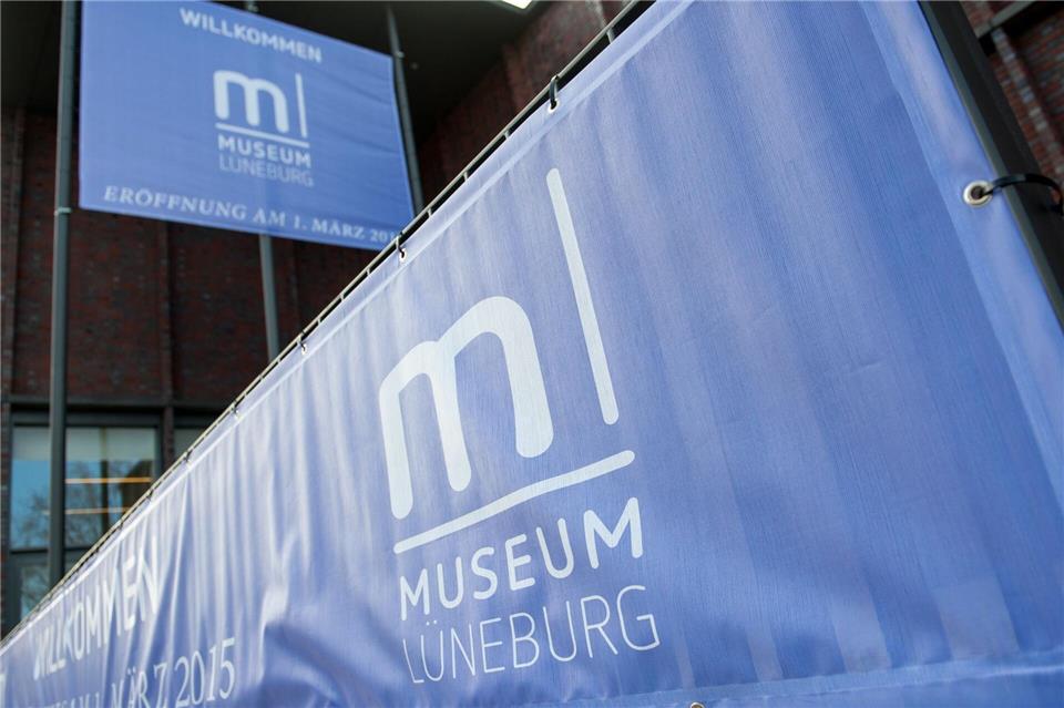 Eine Ausstellung in Lüneburg zeigt, wie Menschen mit Tattoos ihr selbstverletzendes Verhalten überwinden.picture alliance / dpa