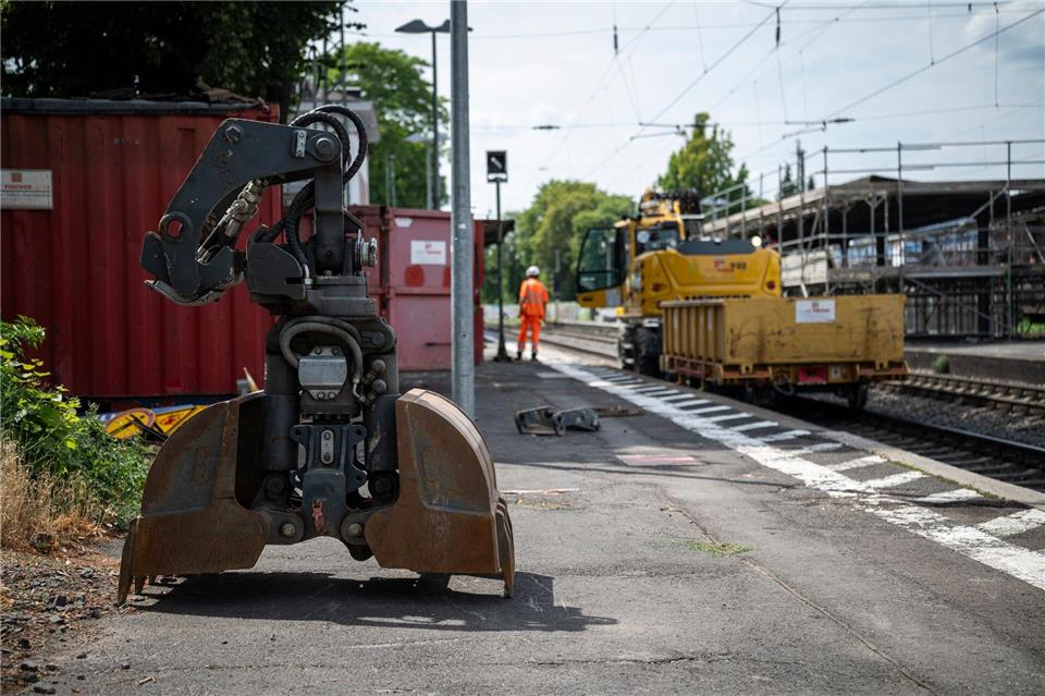 „Eine Baumaßnahme dieser Größenordnung verläuft nie vollkommen reibungslos“, sagt die Staatssekretärin. (Symbolbild) Hannes P. Albert/dpa