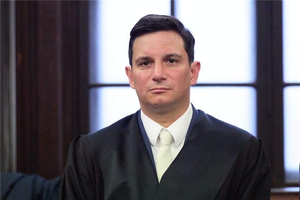 Eine Bemerkung des Nebenklage-Vertreters sorgte für Empörung bei Verteidigern.Georg Wendt/dpa