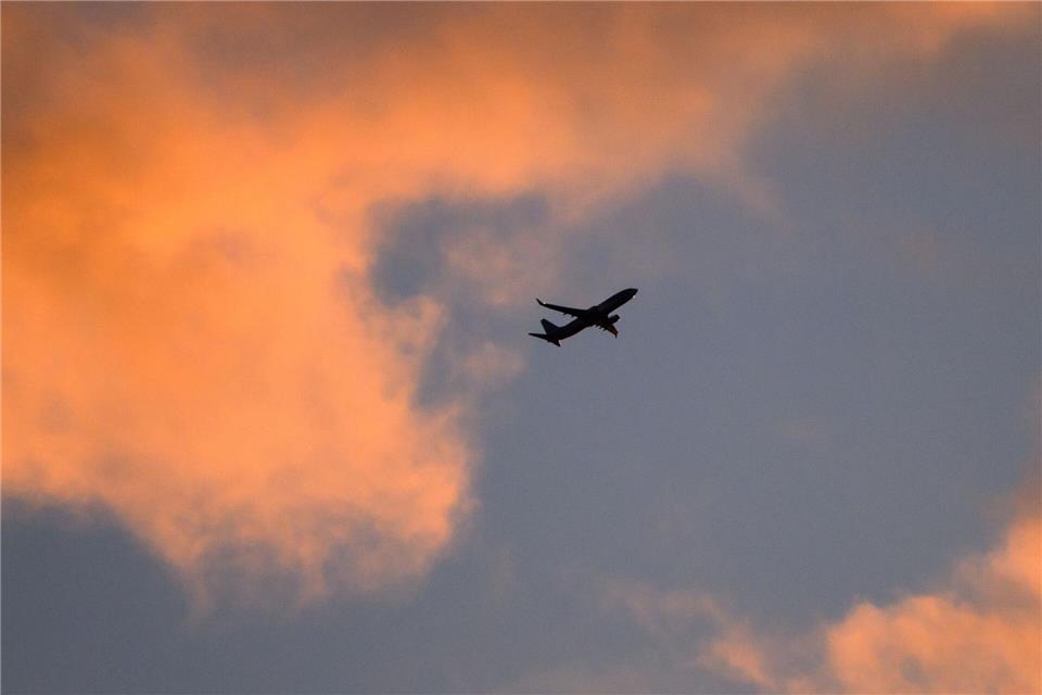 Eine Boeing 737 ist über dem Arabischen Meer vom Radar verschwunden. (Symbolbild)Julian Stratenschulte/dpa