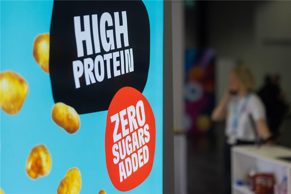 Eine Botschaft der Fibo: Bewegung ist wichtig, dabei aber bitte nicht die richtige Ernährung vergessen.Rolf Vennenbernd/dpa