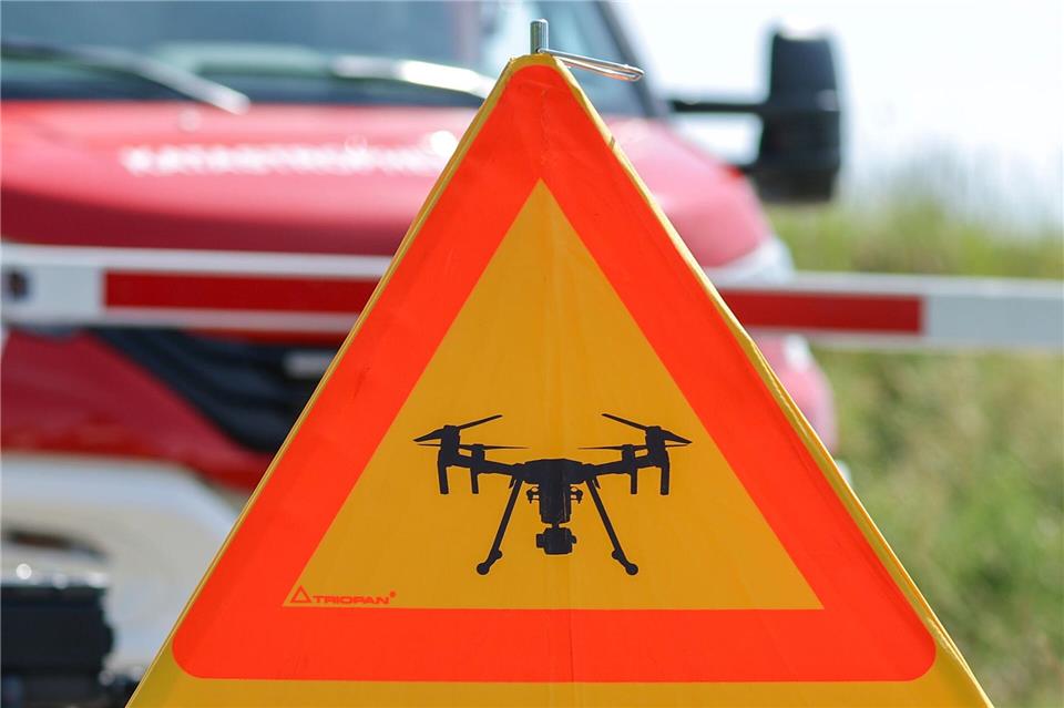 Eine Drohne der Feuerwehr hat bei der Polizei in Sondershausen für Fragen sowie einen Einsatz gesorgt. (Symbolbild)Jan Woitas/dpa