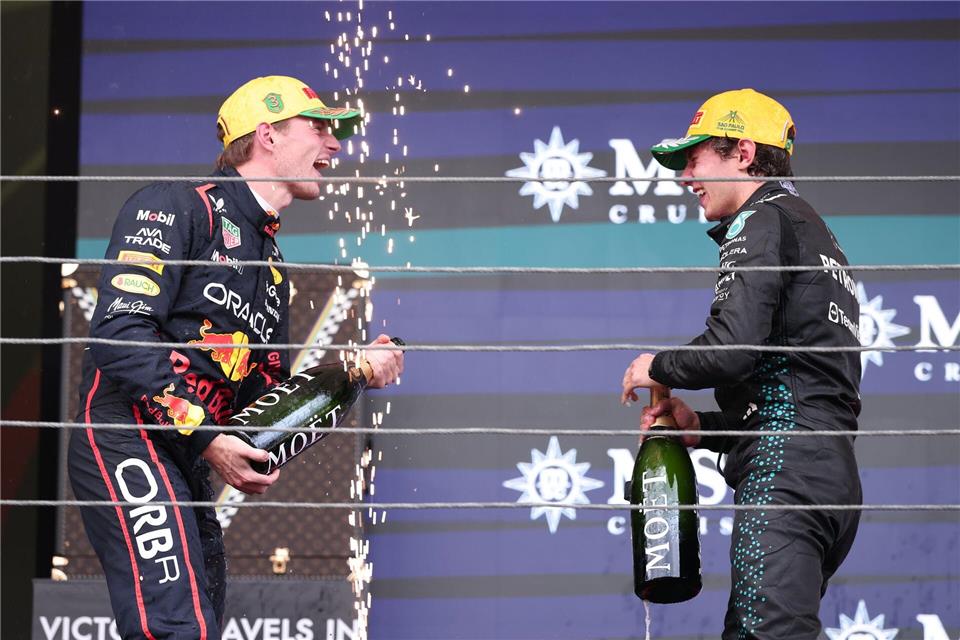 Eine Fahrt von Max Verstappen (l) für den Titel Weltmeister der Herzen. Ettore Chiereguini/AP/dpa