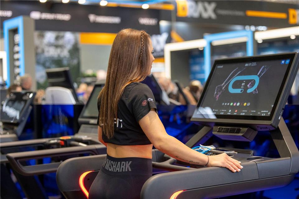 Eine Fibo-Besucherin beim Training.Thomas Banneyer/dpa