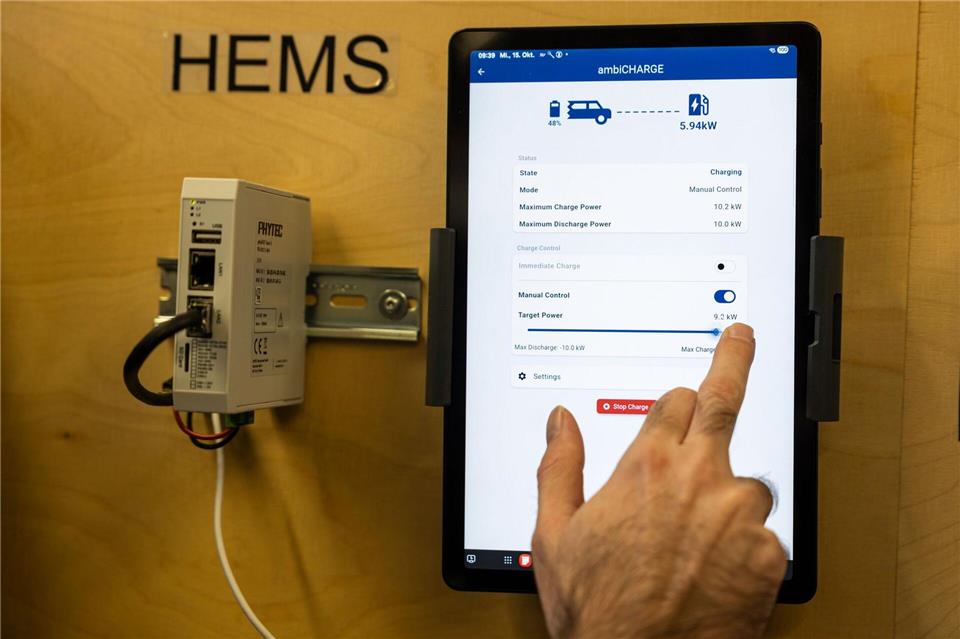E-Autos als mobile Energiespeicher für Haus und Stromnetz Eine Firma in Mainz hat sich auf Wallboxen für die E-Mobilität spezialisiert. Hannes P. Albert/dpa