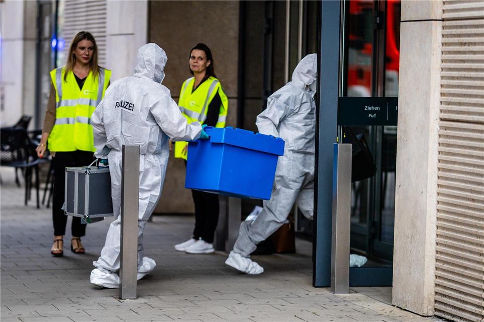 Eine Frau wurde in dem Stuttgarter Einkaufszentrum lebensgefährlich verletzt.Christoph Schmidt/dpa
