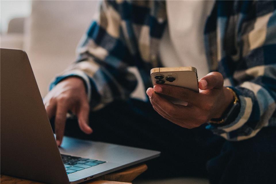 Eine Geldanlage, die für jeden und jede gleichermaßen geeignet ist? Die gibt es nicht. Denn über die individuelle Anlagestrategie entscheiden die eigene Risikoneigung und die zukünftigen finanziellen Ziele.picture alliance / dpa-tmn