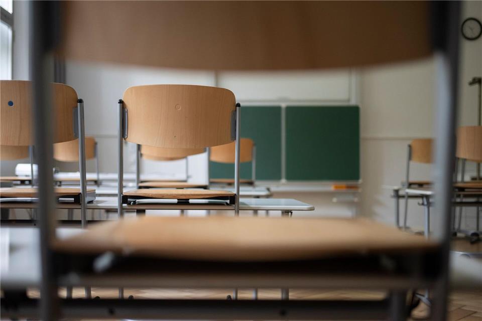 Eine Grundschule ist in Erkrath wegen Schäden am Gebäude geschlossen worden. (Symbolbild)Marijan Murat/dpa