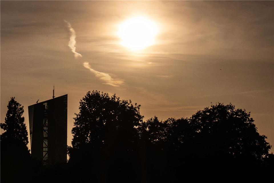 Eine Hitzewelle hatte auch in Hessen zu Temperaturen über 40 Grad geführt. (Symbolbild)Boris Roessler/dpa