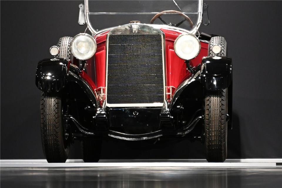 Eine Horch 303 Limousine ist im August Horch Museum in Zwickau zu sehen. David Hammersen/dpa