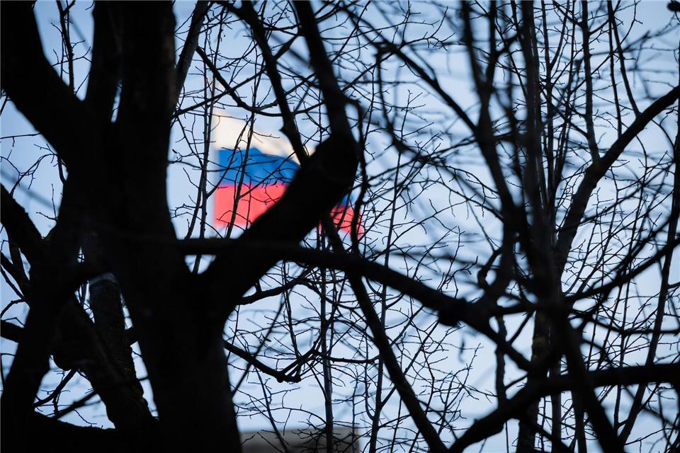 Eine Kontaktperson in der russischen Botschaft soll für einen Geheimdienst arbeiten. Christoph Soeder/dpa