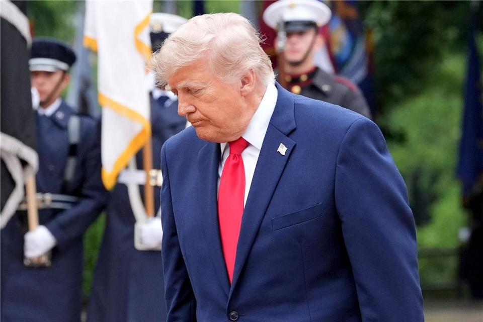 Eine Lagebesprechung im Weißen Haus endete Berichten zufolge ohne eine Entscheidung von Trump. Alex Brandon/AP/dpa