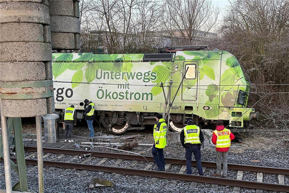 Eine Lok war entgleist und hatte Schäden an der Oberleitung ausgelöst.Mike Seeboth/dpa
