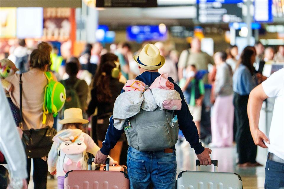 Eine Mehrheit der Menschen in Deutschland plant für 2026 einen längeren Urlaub. (Symbolfoto)Andreas Arnold/dpa