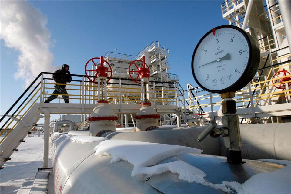 Eine Mehrheit der Thüringerinnen und Thüringer würde Importen von Öl und Gas aus Russland positiv gegenüberstehen. (Symbolbild)Yuri Kochetkov/EPA/dpa