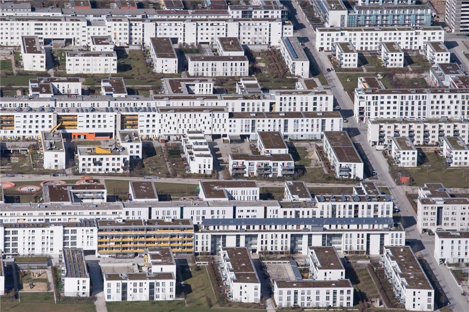 Eine Münchner Wohnanlage. In der Landeshauptstadt gibt es quasi keine Wohnungen mehr für weniger als zwölf Euro Miete pro Quadratmeter. (Symbolbild)Sven Hoppe/dpa