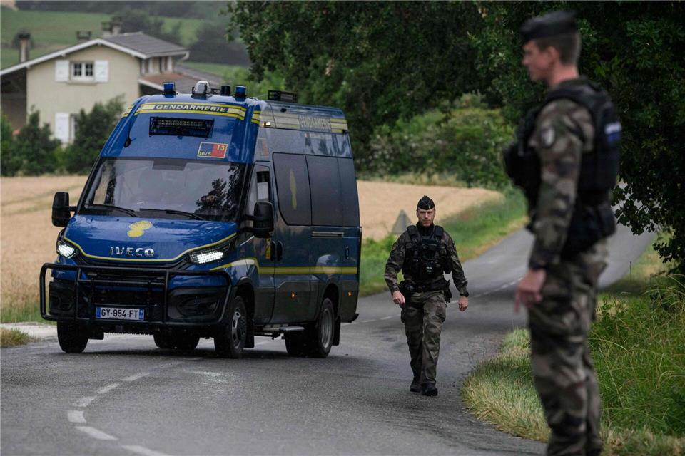 Eine Obduktion muss letzte Gewissheit bringen, ob es sich bei der entdeckten Leiche um die vermisste Elfjährige handelt.Ed Jones/AFP/dpa