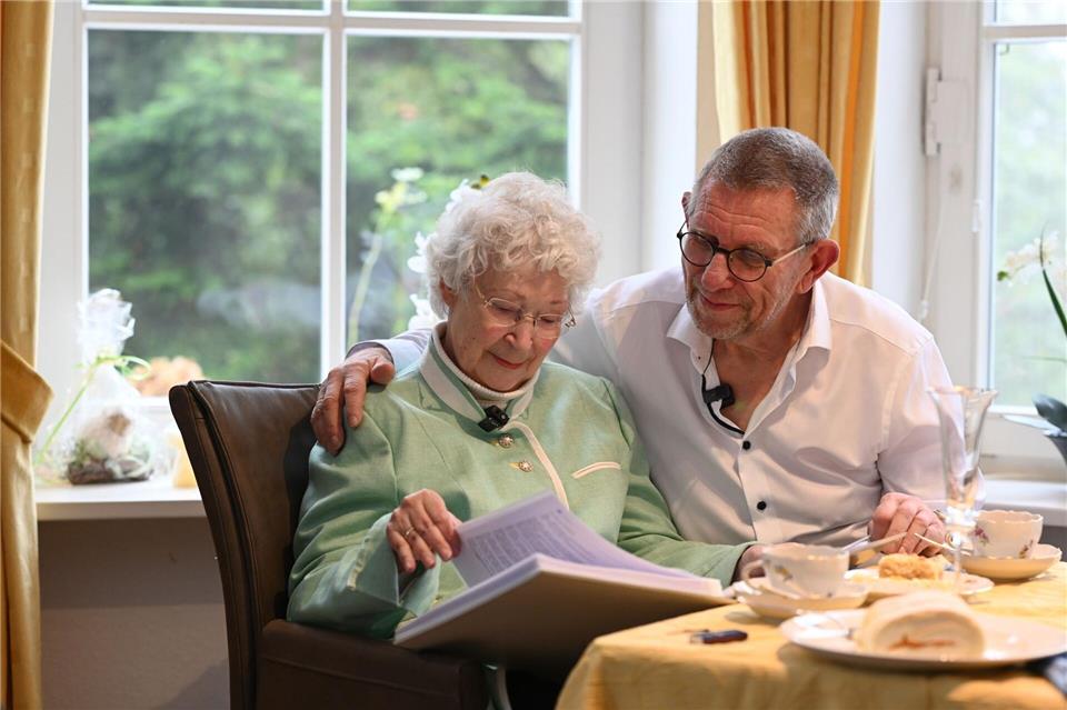 Eine Partnerschaftsbörse hat Ellen (80) und Johan (78) van Dijk zusammengebracht.Lars Penning/dpa
