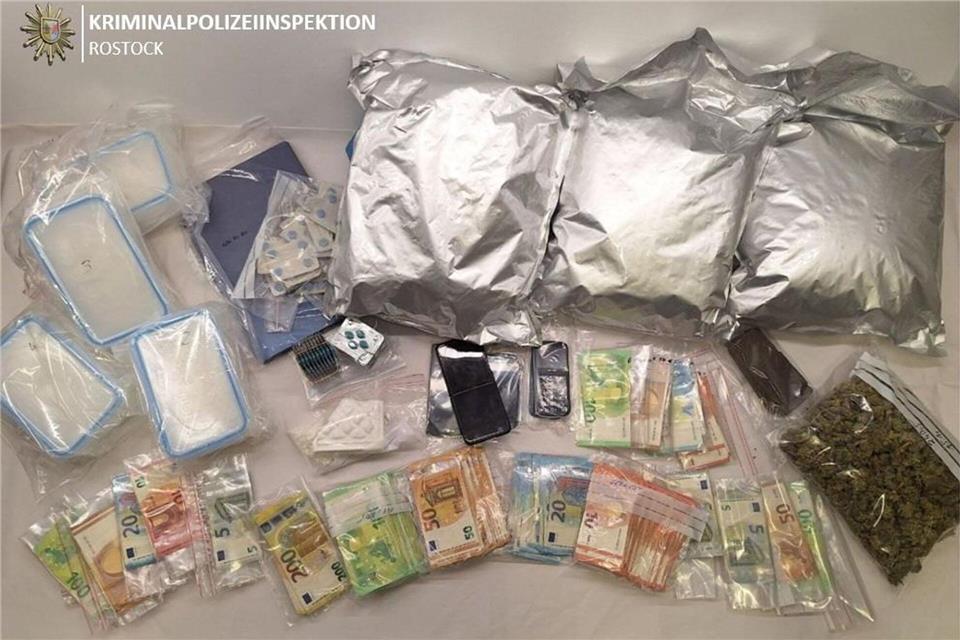 Eine Prüfung des Landesrechnungshofs ergab, dass der Umgang mit beschlagnahmten Drogen in Mecklenburg-Vorpommern nicht sicher ist. (Archivbild)riminalpolizeiinspektion Rostock/dpa