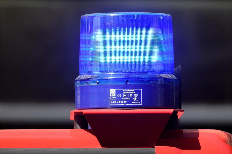 Eine Rentnerin ist bei einem Brand in Chemnitz schwer verletzt worden. (Symbolbild)Robert Michael/dpa-Zentralbild/dpa