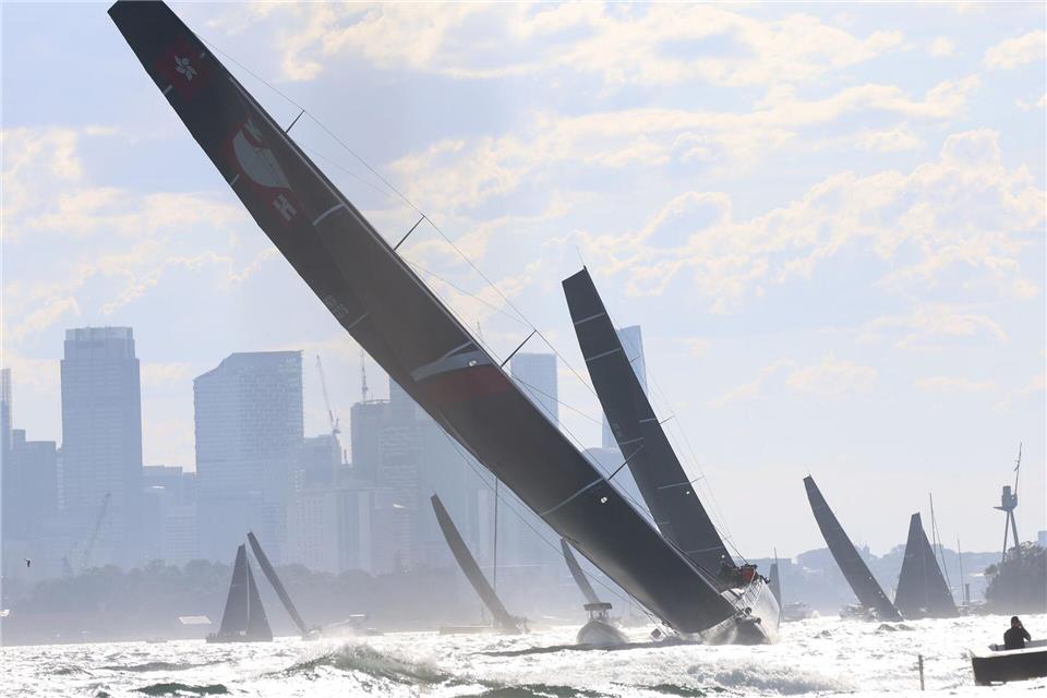 Eine Segel-Rennyacht beim Cabbage Tree Island Race.Marcin Cholewinski/ZUMA Press Wire/dpa
