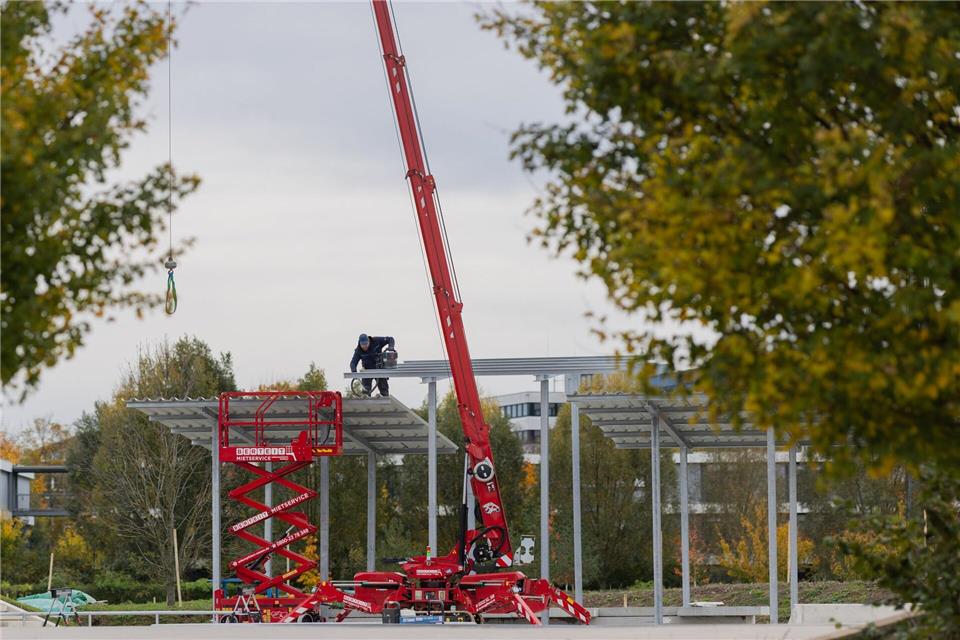 Eine Skateranlage entsteht auf dem Gelände der Landesgartenschau. Rolf Vennenbernd/dpa