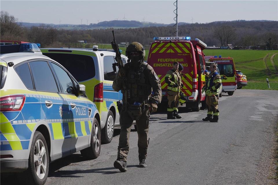 Eine Spezialeinheit fand eine Leiche bei der Stürmung eines Gehöfts. Christian Müller/dpa