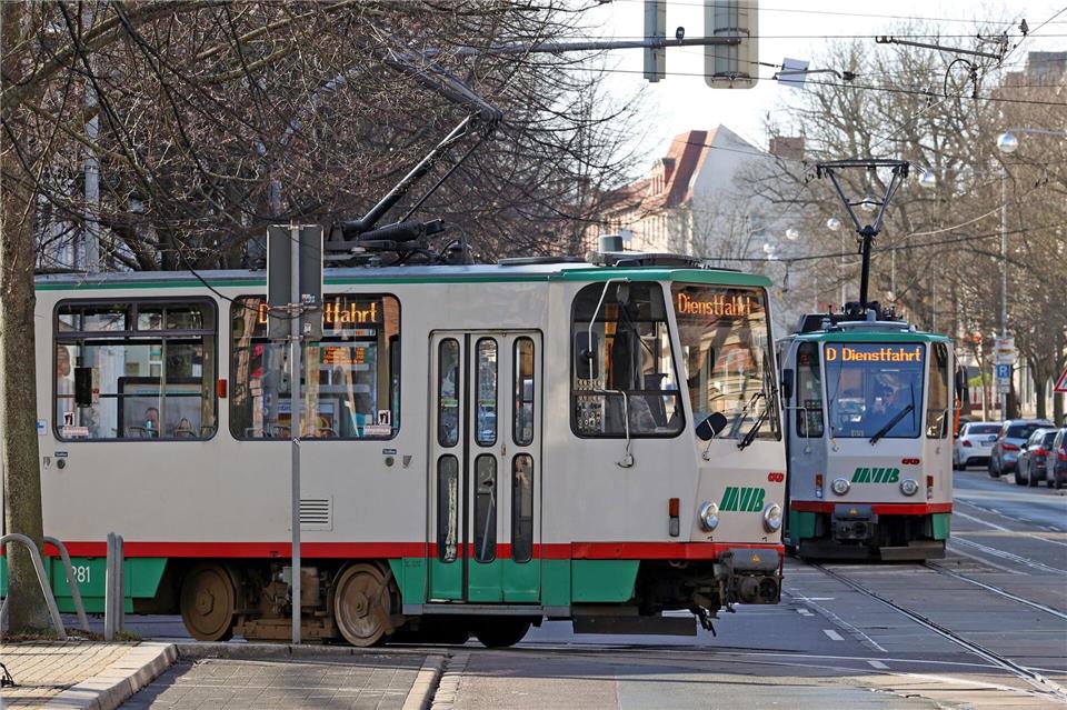 Eine Tatrabahn fährt durch die Landeshauptstadt. (Archivbild)Peter Gercke/dpa-Zentralbild/dpa