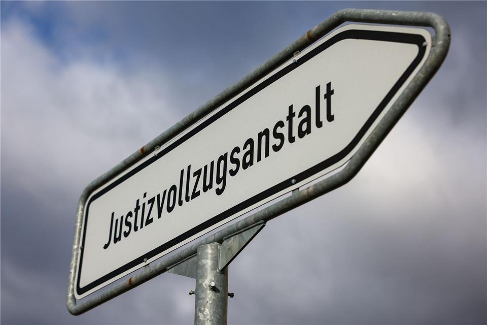 Eine Vereinbarung zwischen Sachsen und Thüringen regelt, dass zu Haftstrafen verurteilte Frauen aus Thüringen ihre Haft in der JVA Chemnitz absitzen. (Archivbild)Jan Woitas/dpa