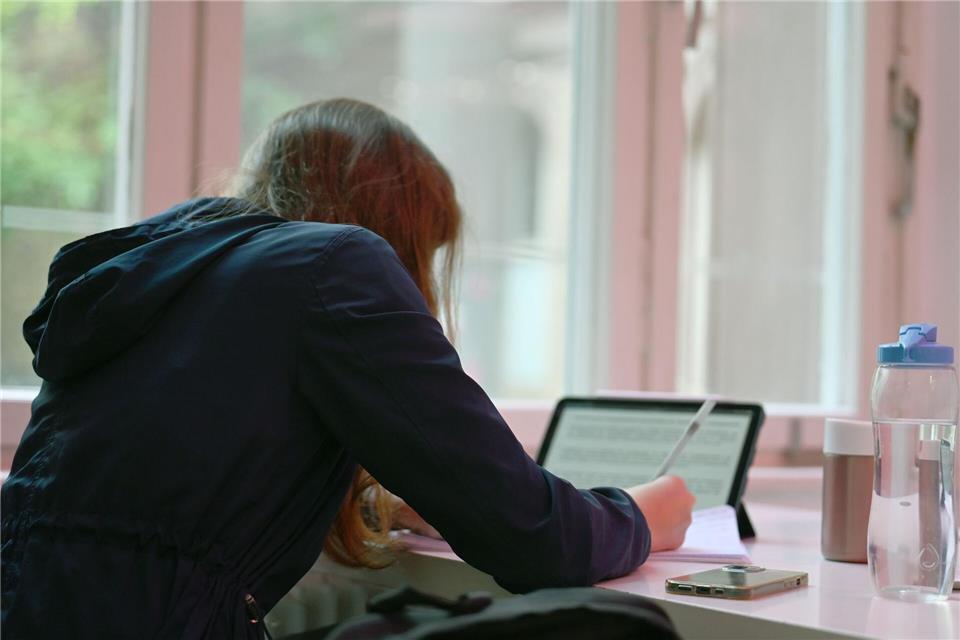 Eine angesagte Ausgehszene, renommierte Unis und ein internationaler Flair - Berlin hat Studierenden viel zu bieten. (Symbolbild) Maximilian von Klenze/dpa