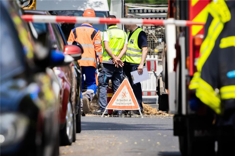 Eine beschädigte Gasleitung hat in Großbeeren wegen Explosionsgefahr einen großen Einsatz ausgelöst. Christoph Soeder/dpa