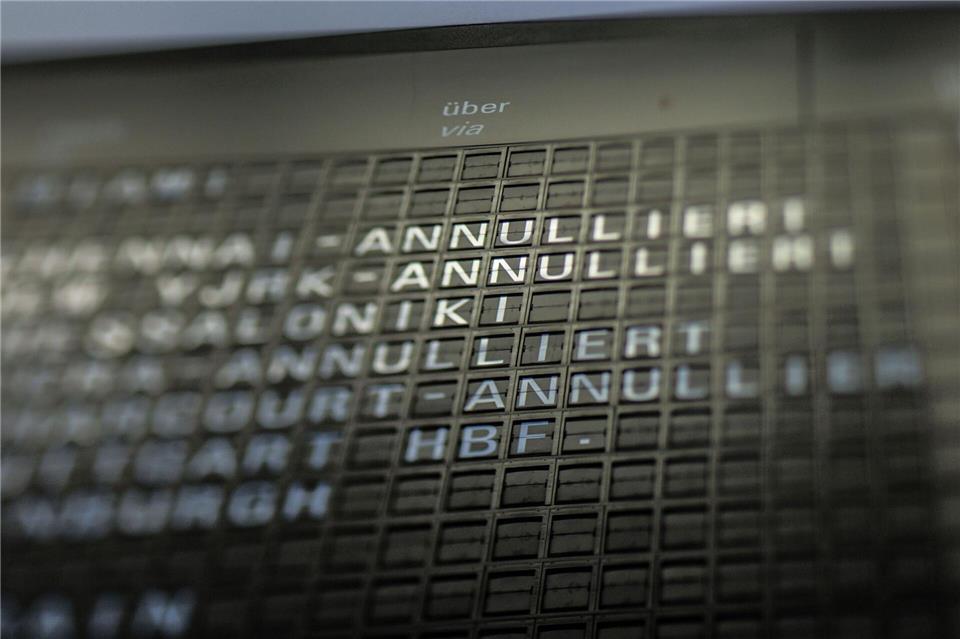 Eine der vielen Folgen des US-Shutdowns waren Tausende Flugausfälle und Verspätungen, die Reisenden zugesetzt haben.Frank Rumpenhorst/dpa-tmn
