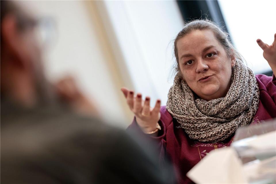 Eine eigene Wohnung bringe den Menschen ihre Selbstachtung zurück, sagt Sozialarbeiterin Yvonne Lösing. David Ebener/dpa