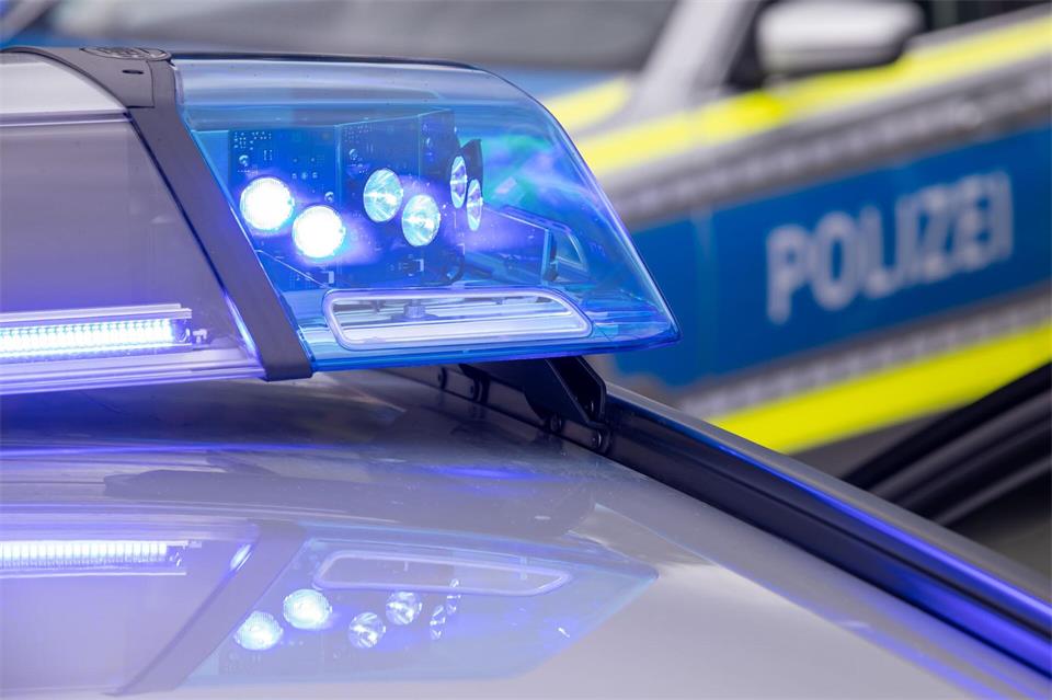 Eine gestohlene Besucherzählanlage im Nationalpark Berchtesgaden beschäftigt die Polizei. (Symbolbild)Daniel Karmann/dpa