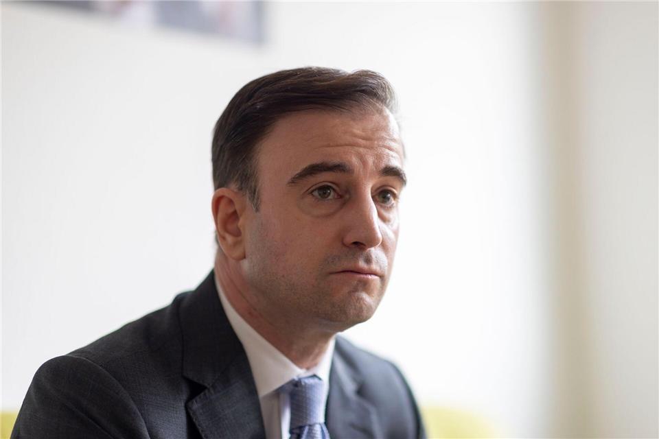 Eine hauptamtliche Vergünstigung für eine ehrenamtliche Tätigkeit sei weder für Beamte noch für Tarifkräfte zulässig, sagt der Rechnungshof Rheinland-Pfalz um Präsident Marcel Hürter. (Archivfoto)Helmut Fricke/dpa