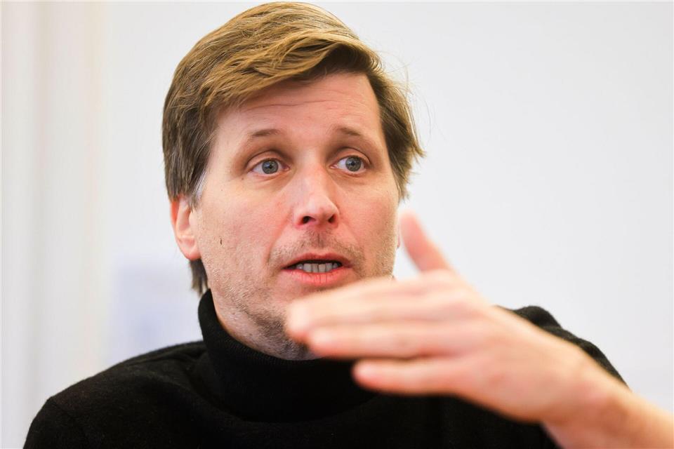 Eine höhere Mehrwertsteuer könnte unter bestimmten Voraussetzungen eine wünschenswerte Umverteilungswirkung entfalten, argumentiert der Ökonom Moritz Schularick. (Archivbild)Frank Molter/dpa