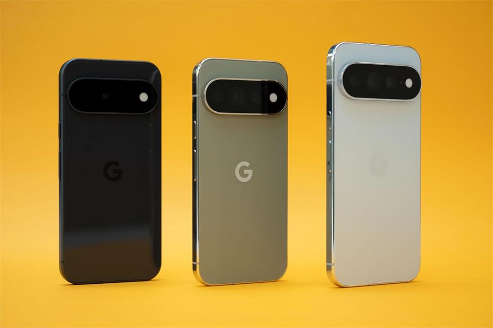 Eine lange Reihe von hinten: Das Google Pixel 11, das Pixel 11 Pro und das Pixel 11 Pro XL (von links nach rechts).Nico Tapia/dpa-tmn