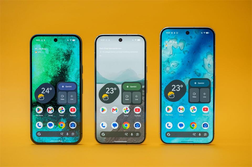 Eine lange Reihe von vorn: Das Google Pixel 11, das Pixel 11 Pro und das Pixel 11 Pro XL (von links nach rechts).Nico Tapia/dpa-tmn