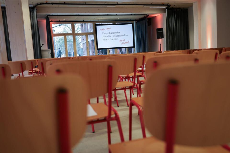 Eine neue Aula für Tanz und Musik steht bereit.Christian Charisius/dpa