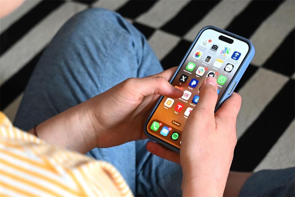 Eine neue Plattform möchte die Suche nach beliebten Apps für Smartphones und PC erleichtern. Elisa Schu/dpa/dpa-tmn
