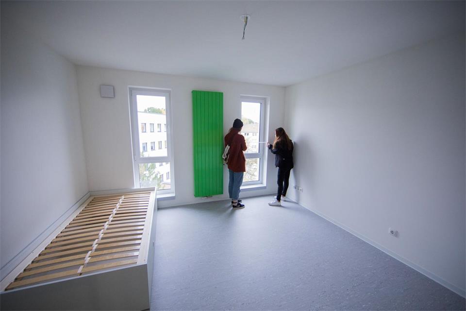 Eine oft günstigere Alternative zur WG: das Wohnheim für Studierende. Allerdings sind auch hier die Plätze selten reich gesät.Rolf Vennenbernd/dpa/dpa-tmn