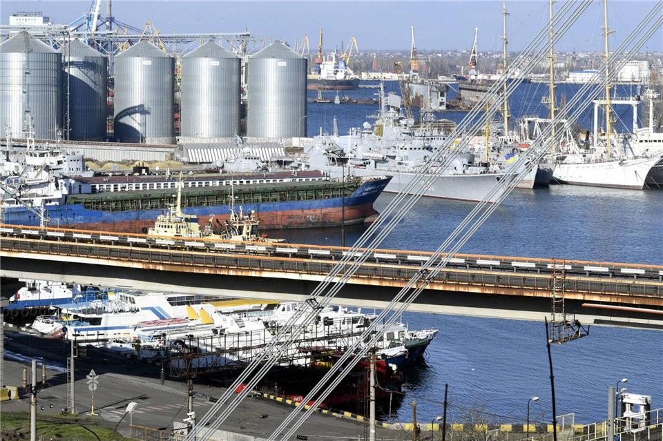 Eine russische Rakete hat den Hafen von Odessa getroffen. (Archivbild)Jussi Nukari/Lehtikuva/dpa