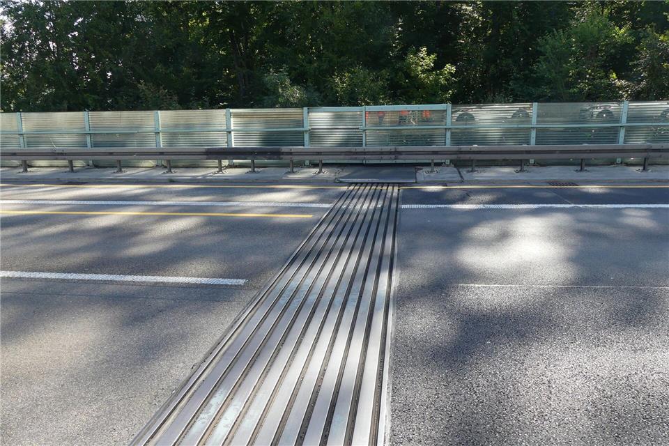 Eine solche Verbindungskonstruktion war an der A52-Ruhrtalbrücke defekt. Dieses Handout-Foto der Autobahn-GmbH zeigt eine intakte Konstruktion an der A7-Werratalbrücke.Autobahn GmbH/dpa