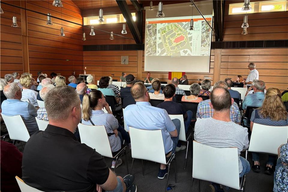 Eine stärkere Beteiligung der Bürger (wie hier bei den Beratungen zum Dorfentwicklungskonzept) haben sich mehrere Parteien auf die Fahne geschrieben.