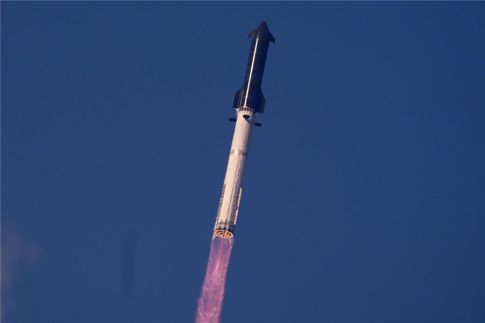 Eine überarbeitete Version der Riesen-Rakete hat einen zwölften Testflug absolviert. Eric Gay/AP/dpa